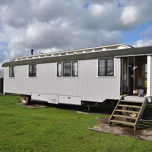 Gypsy Waggon - A On Wheels Bed & Breakfast